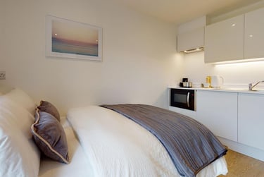 1 bed studio, 132-134 London Road, Basford, Newcastle under Lyme, ST51LZ - Image 2